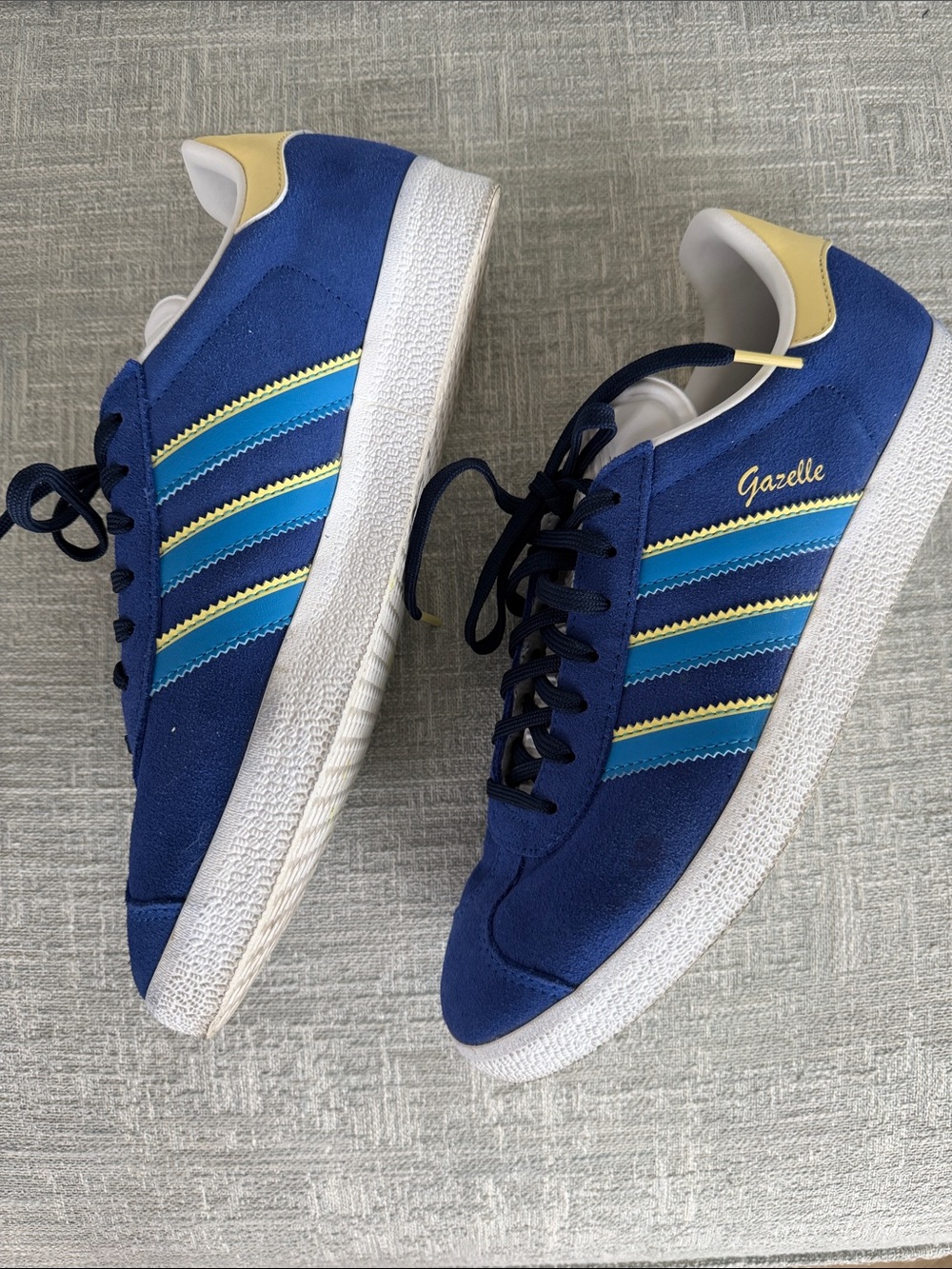 Adidas Gazelle Suede Sneakers in Royal Bright Blue & Yellow Women's 8 1/2 - Picture 2 of 10